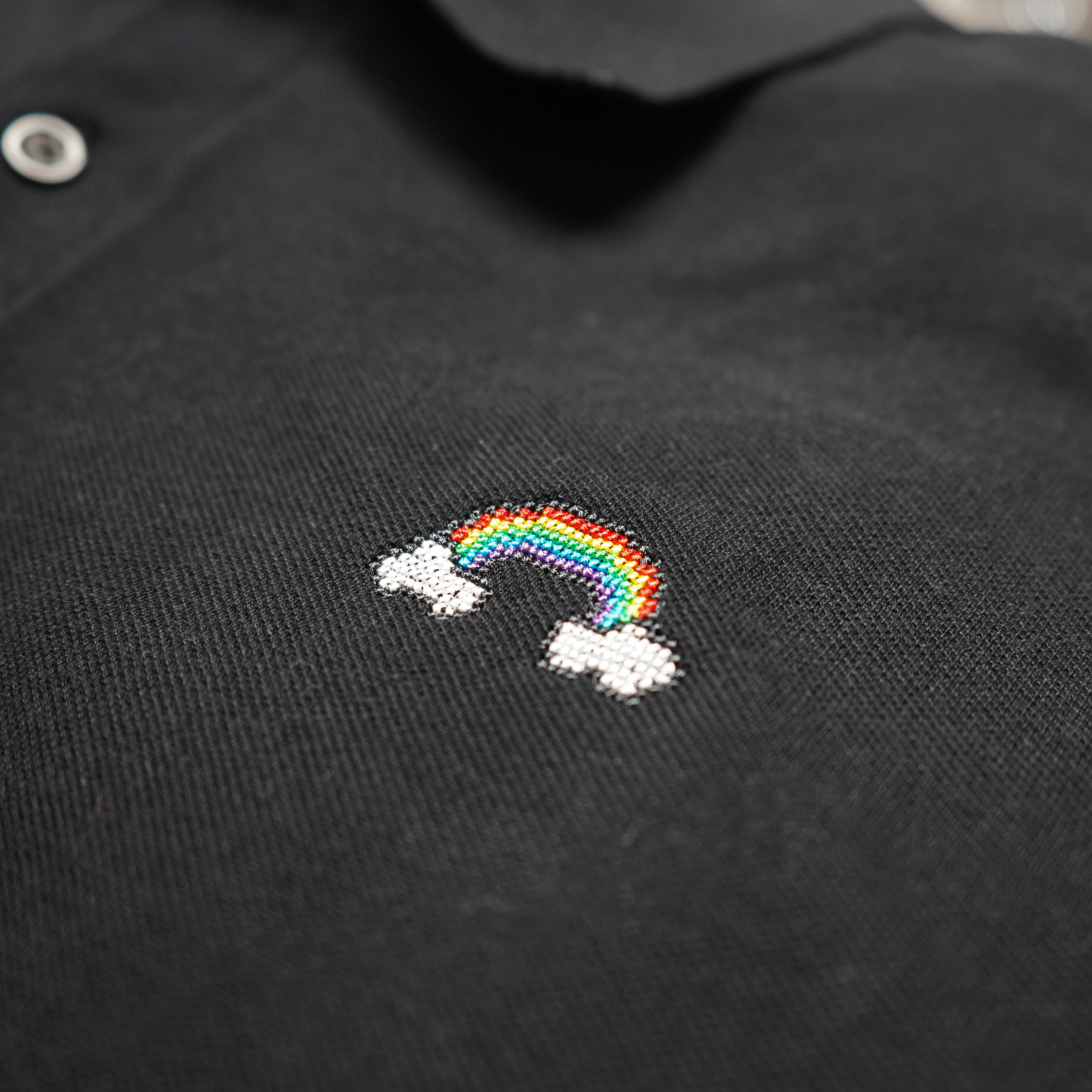 Motiv: Regenbogen mit Wolken, Kinder / Sweatshirt, schwarz, 134/146